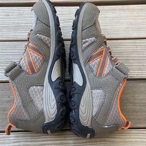 EUC Merrell outback low trail